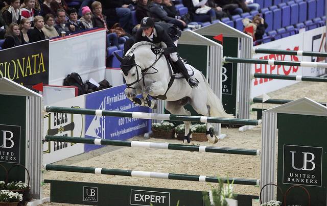 马术新赛季前瞻：格局变化与潜在黑马（球迷文化视角）
